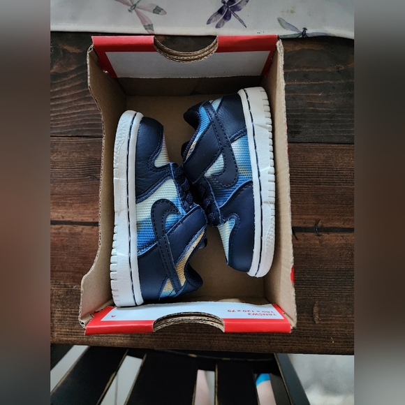 Nike Dunk Low SE - Picture 5 of 11